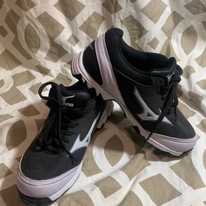 Mizuno 9 Spike Cleats US Women size 6.5